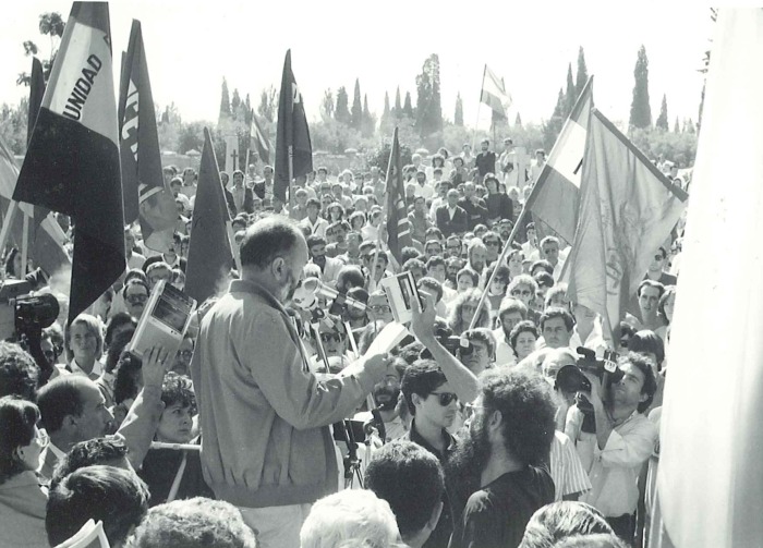 cementerio-homenaje-victimas.jpg