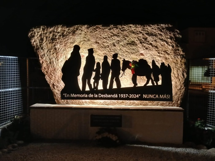 monumento-alora-noche-2.jpg